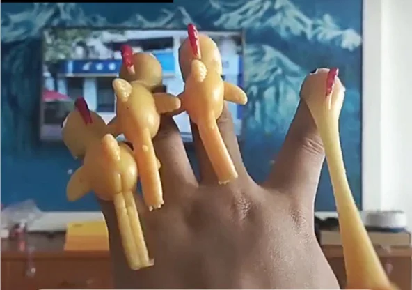 Manufacturers wholesale  Stretch Slingshot Catapult Finger flying Toys Ejection Toys Kids TPR Animal Shooting Toys