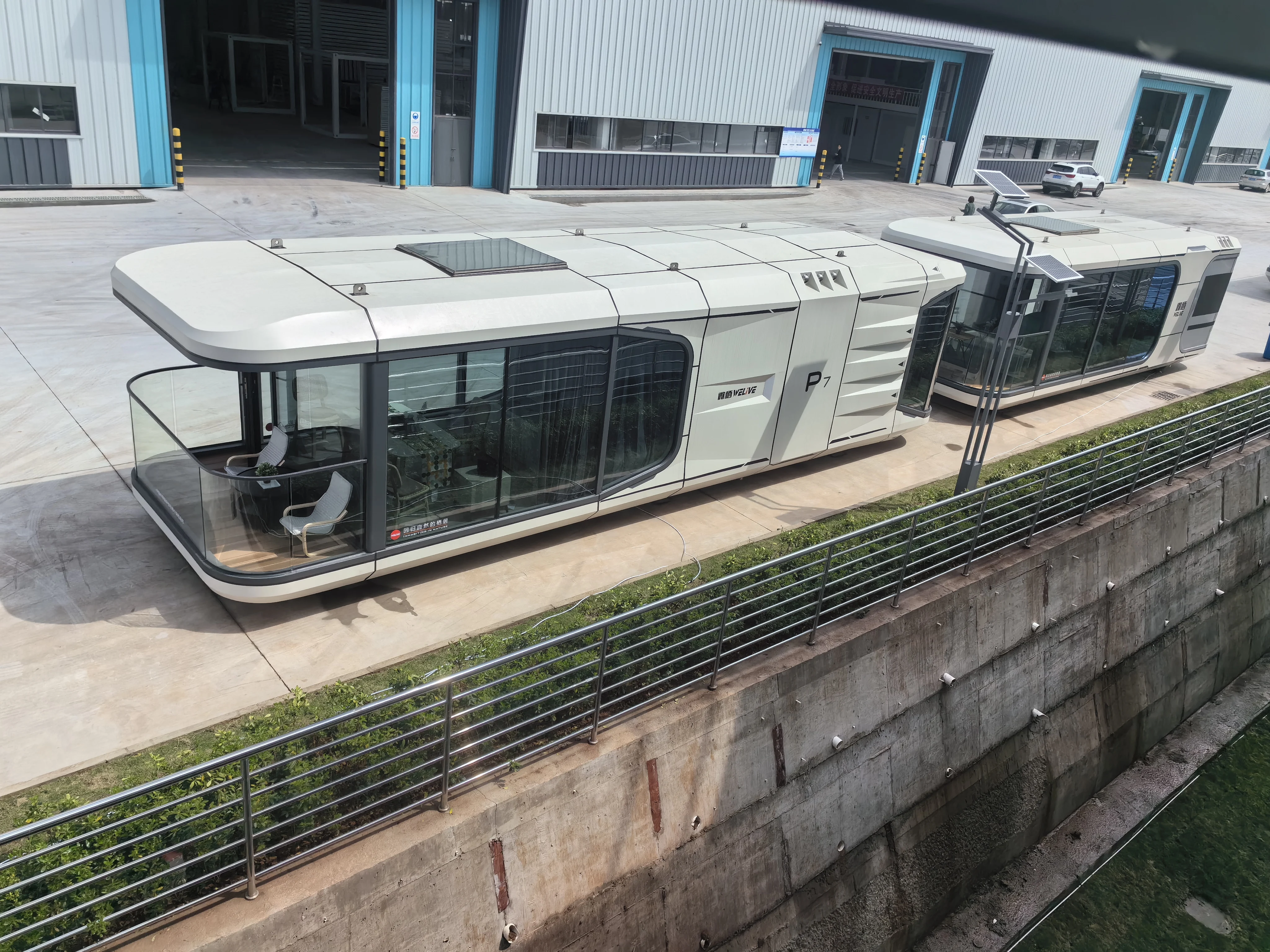 Light luxury technology space capsule camping base mobile space capsule room Mobile view room kiosk Coffee shop