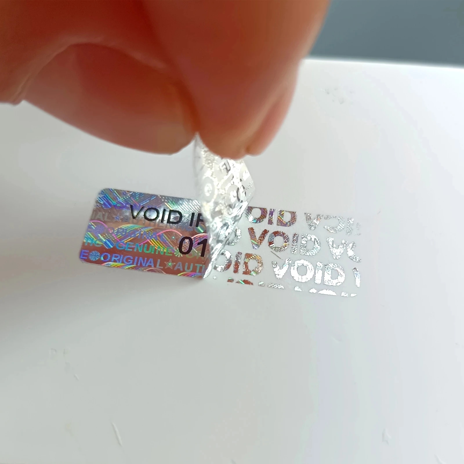 Holographic Sticker Security Seals Tamper Proof Labels with Unique Serial Number Safe Warranty Sticker Void Seal 1x3 Cm Silver