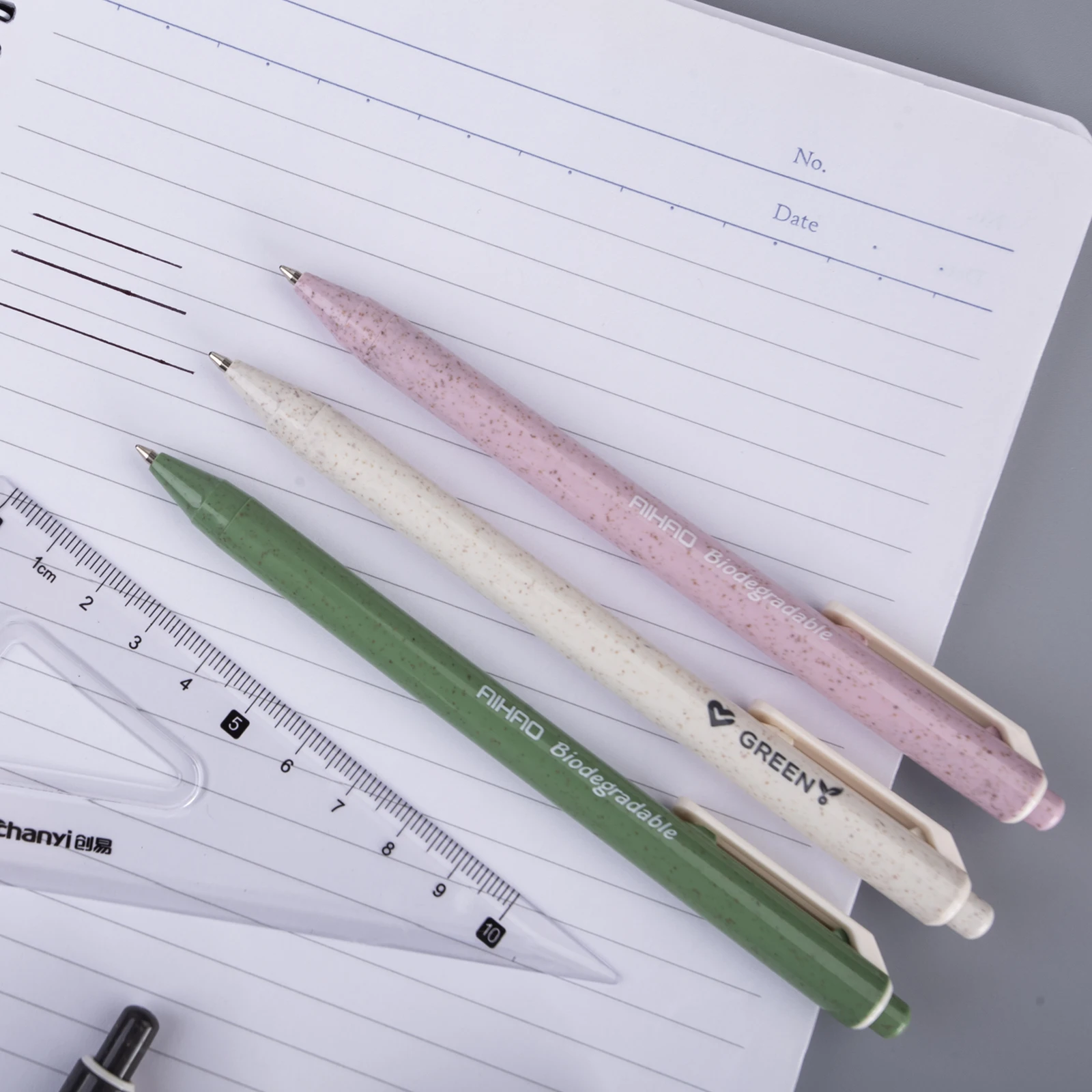 Aihao Wholesale Test Good Budget Classic Stick Ink Pens Custom Logo 0.5mm Retractable Ballpoint Pen