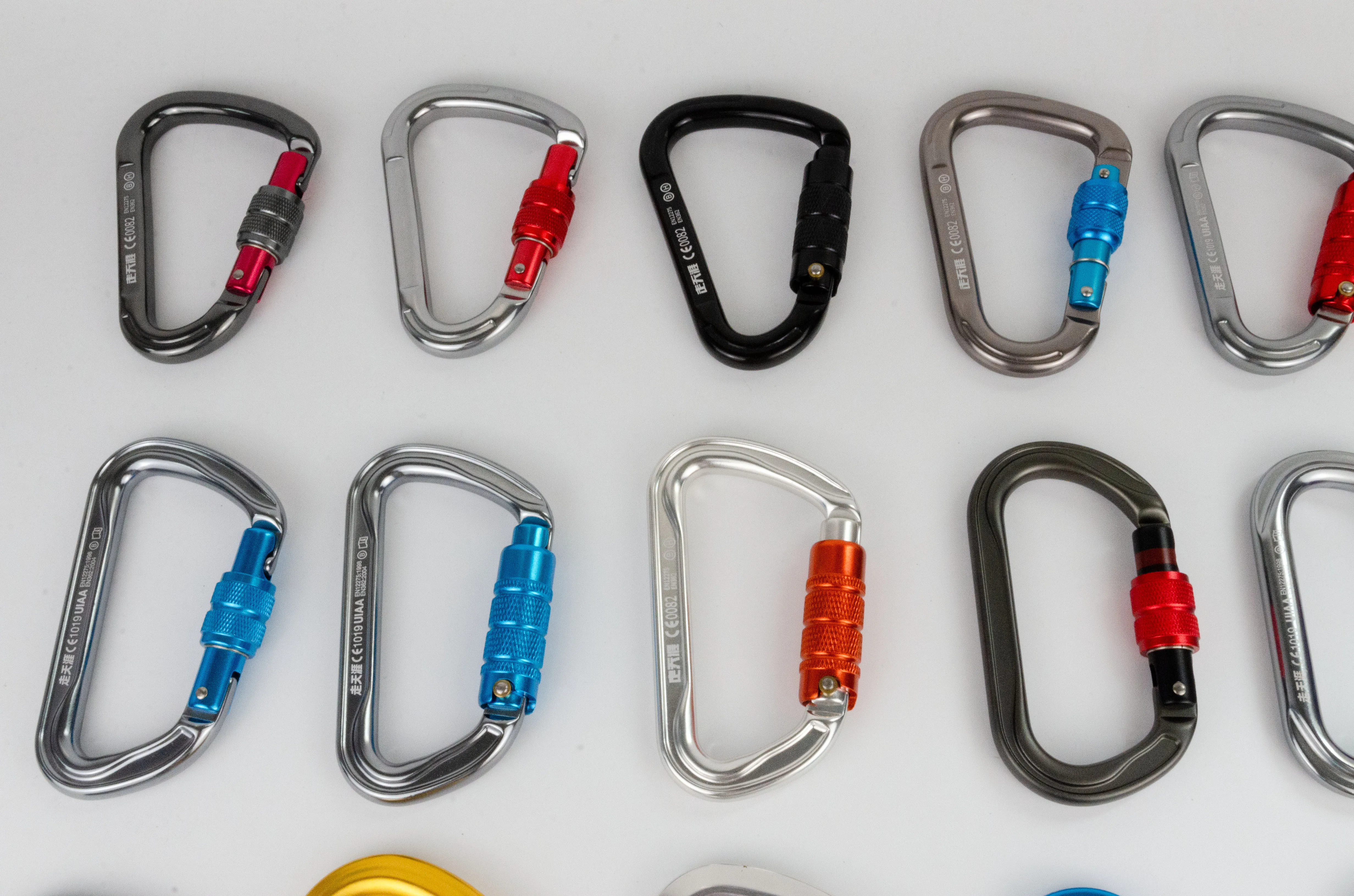 Pear Shape Asymmetrical 23KN 7075 Aluminium Alloy Master Safety Carabiner Snap Hook for Mountaineering