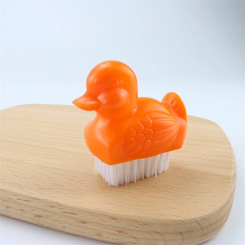 Hot sale cartoon animal shape plastic cute children bathing and hands-washing cleaning nail cleaning brush dust