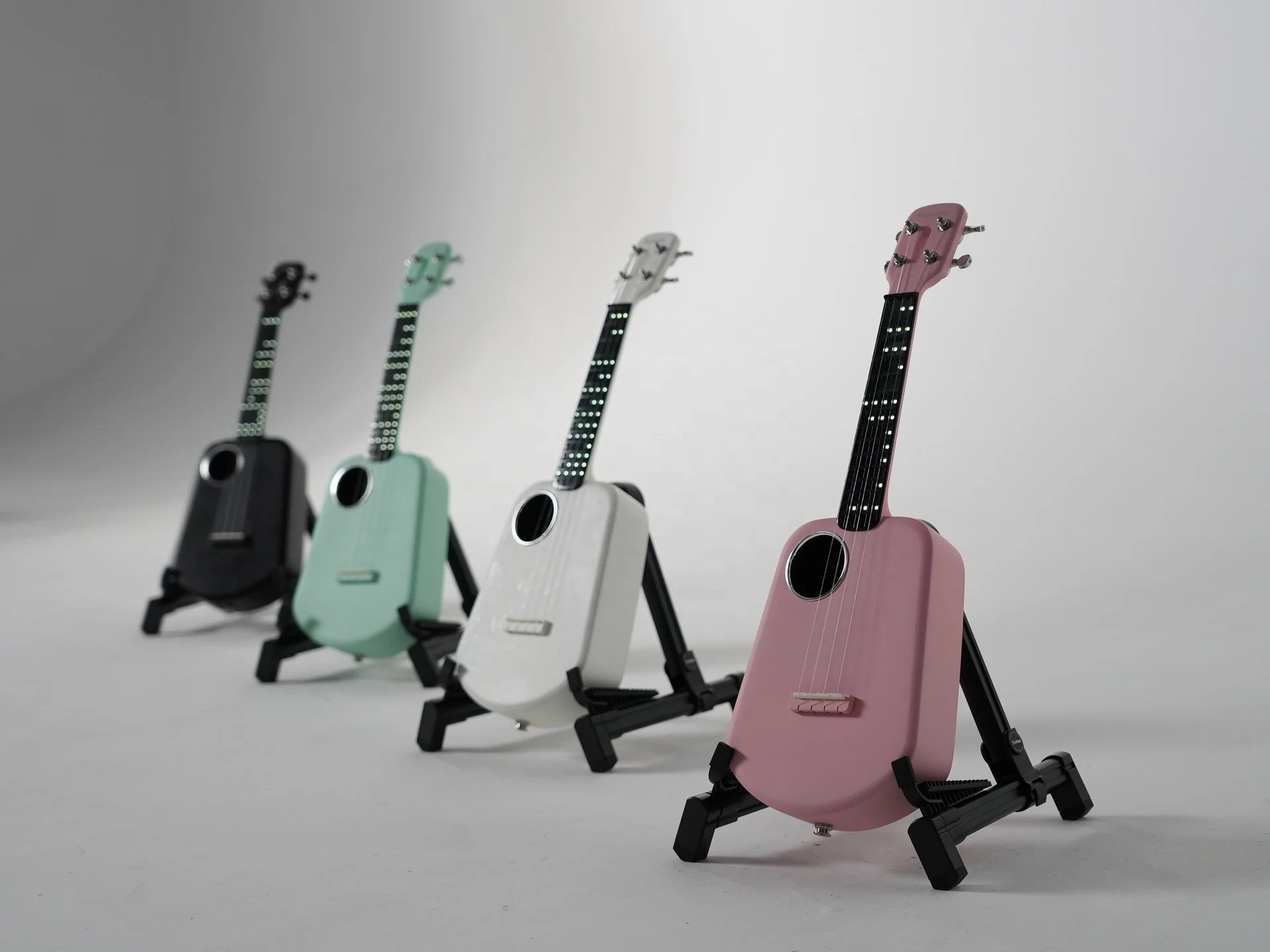 China Portable Beginner 23inch Carbon Strings Smart Intelligent  Ukulele