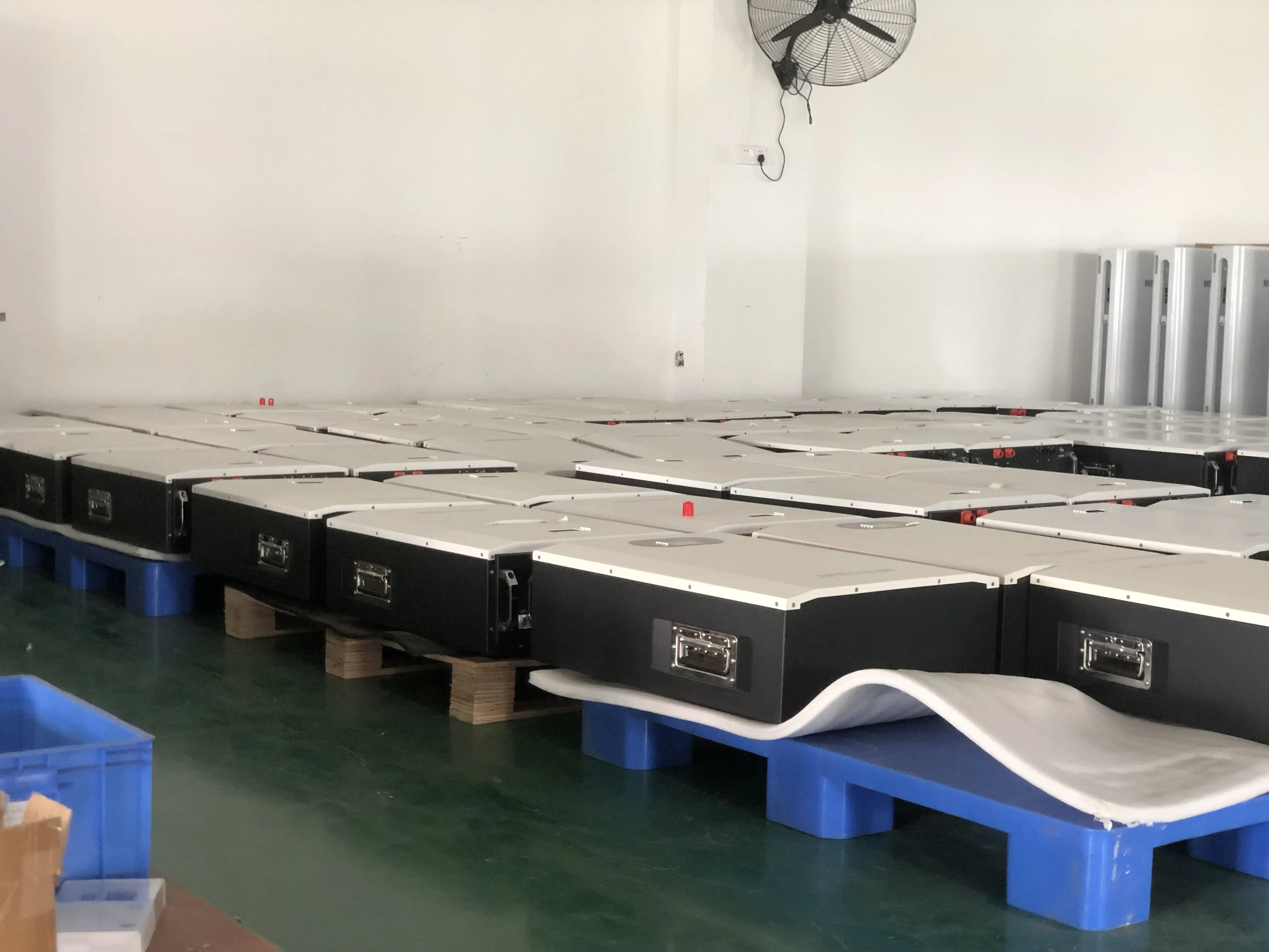 Long Life Solar Battery LI-FE Battery LIFEPO4 Battery Pack Power Wall 51.2V 200Ah 10KWH