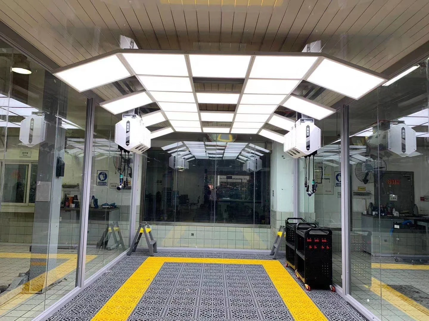 Best Selling New Products Vented Modular  Garage Floor Tiles Plastic PP Interlocking Garage Flooring