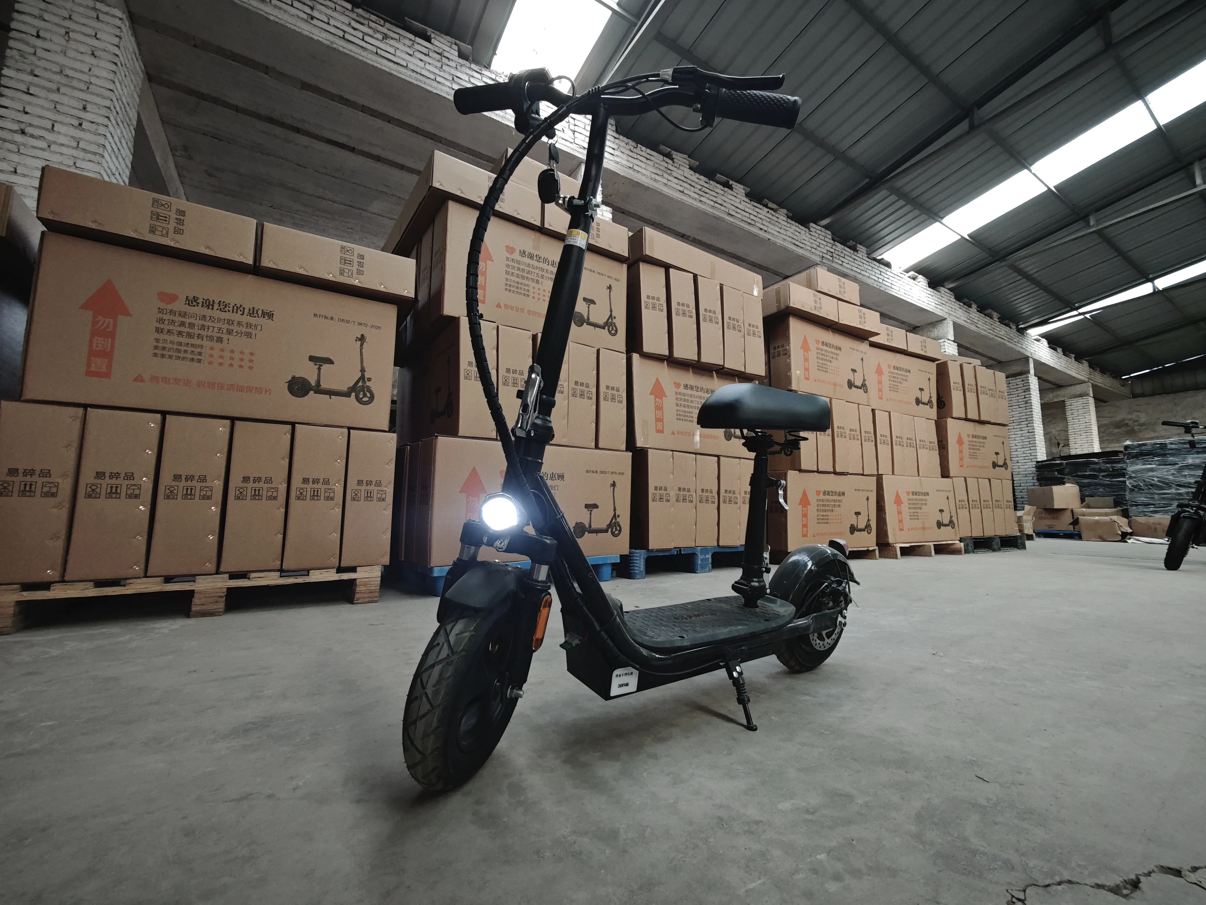 2025 New Model Foldable Electric Scooter 500W 48V Lightweight Aluminum Frame Hot Selling Folding Electric Scooter