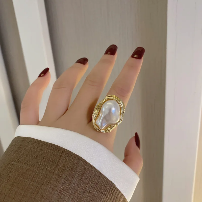 Fine Quality Exquisite Design Irregular Imitation Pearl Personality Fashion Baroque Style Party Temperament Adjustable Ring