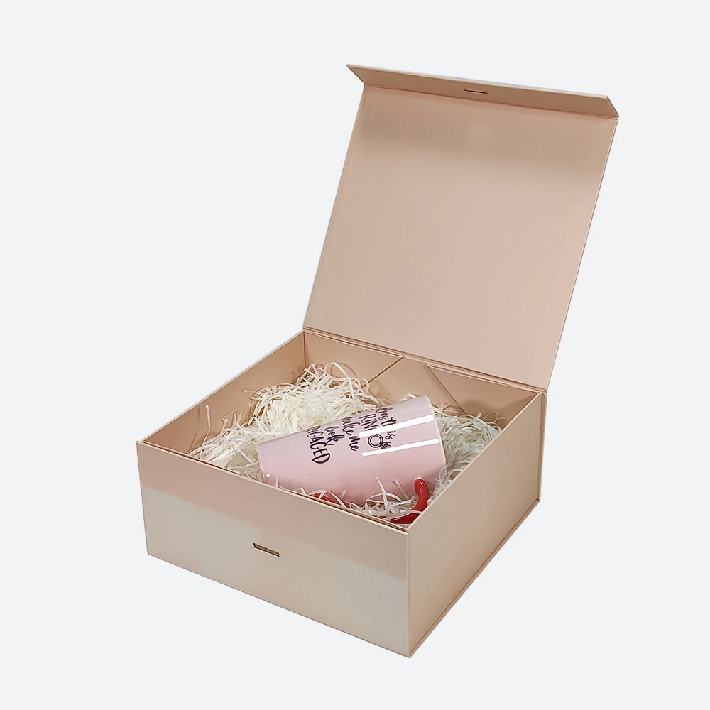 Custom Printed Luxury Paper Handmade Magnet Folding Packaging Gift Box
