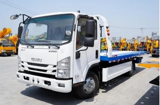 Direct Sale Euro5 ISUZU 4x2 Wrecker Tow Truck Best Quantity for Special Transportation for Road Use