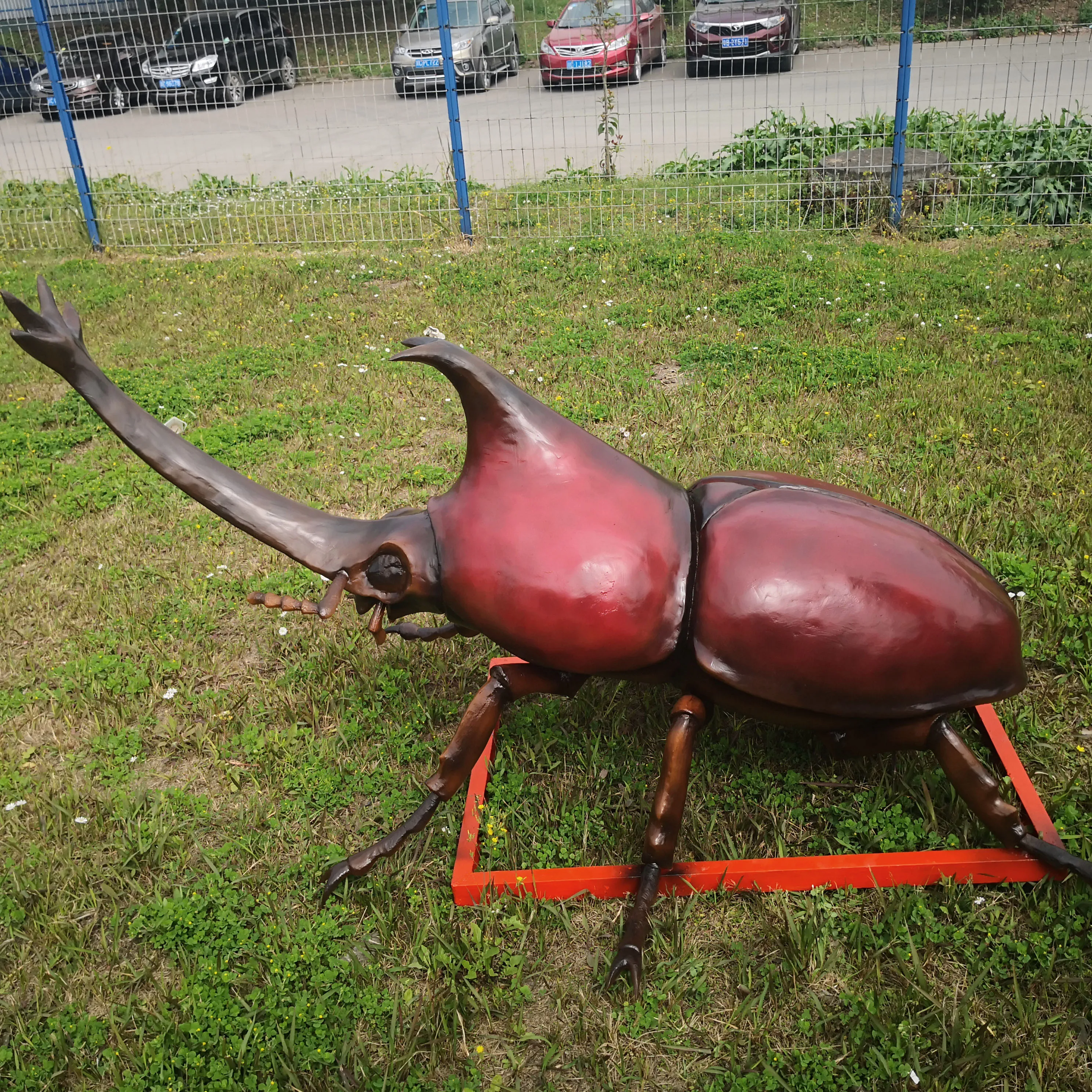 Large-scale simulation animal model of theme park