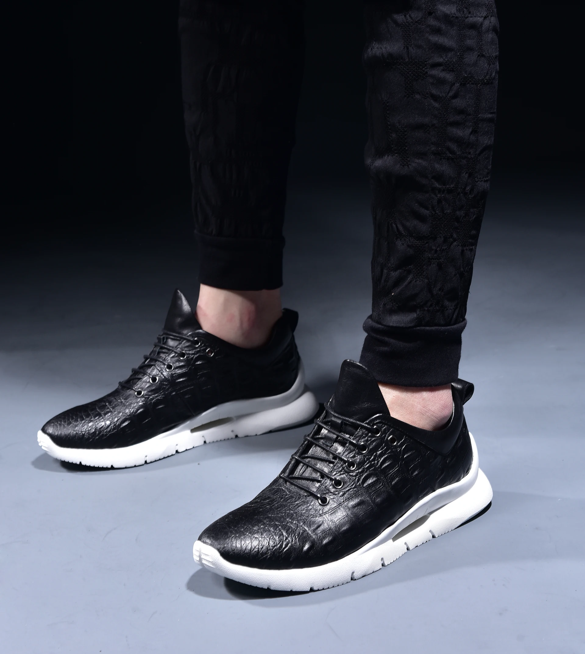 New China Manufacturer Air Cushion Comfortable Luxury Men Shoes Sports High-Quality Leather Black Sports Shoes
