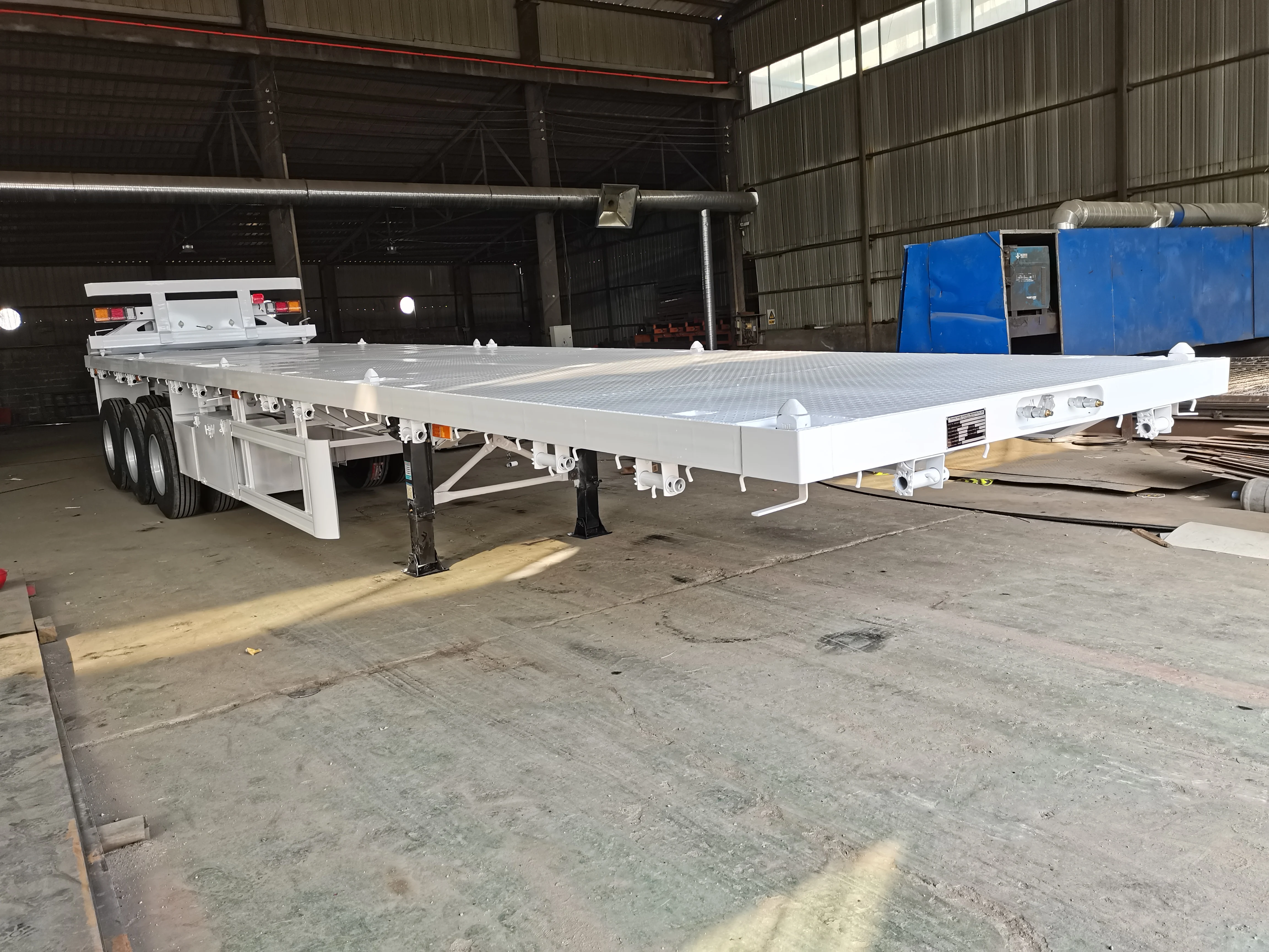 Factory sells 3 axle 40 ft container flatbed truck semitrailer other trailers