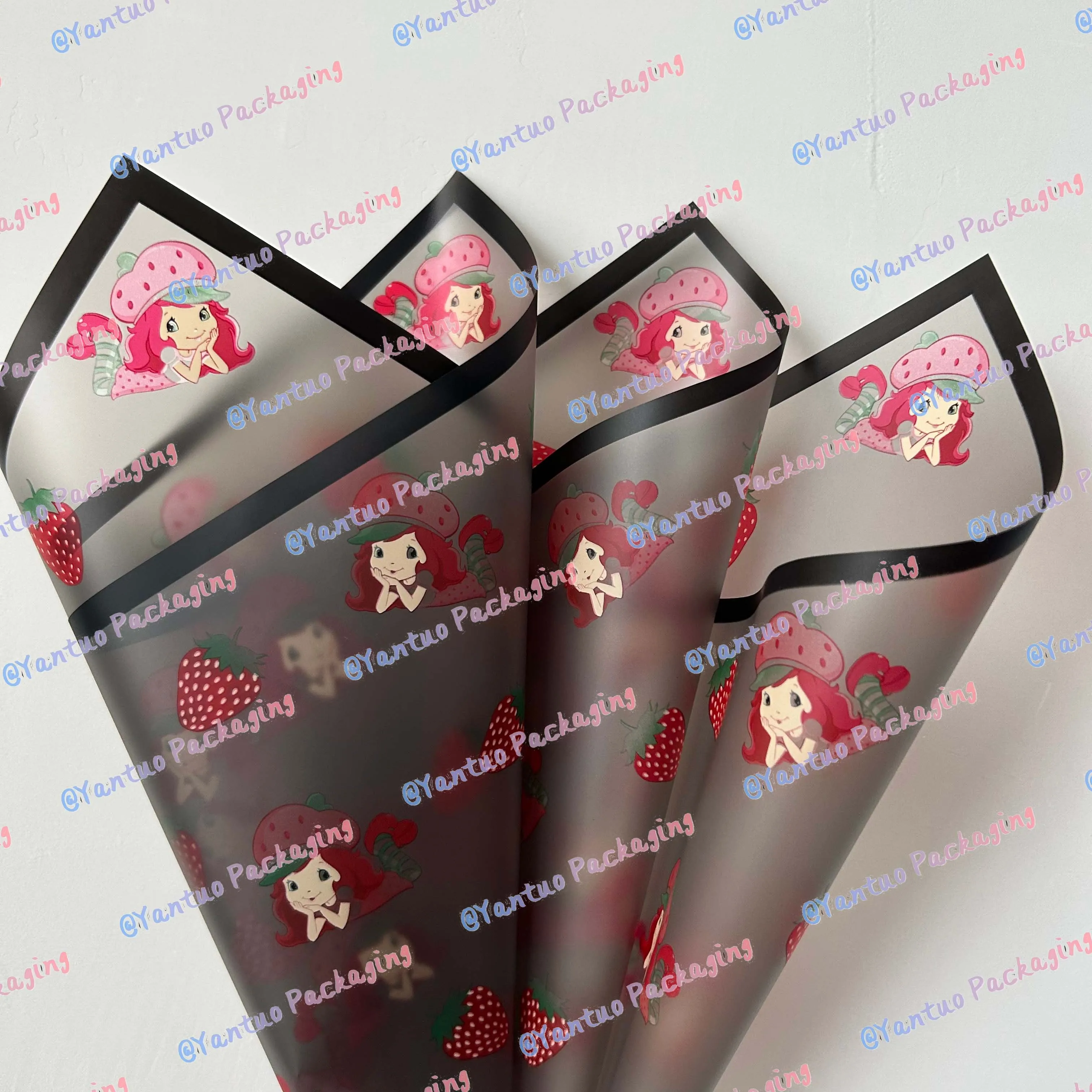 Factory Wholesale Strawberry Shortcake Girl Flower Wrapping Paper Waterproof Bouquet 20 Pcs in a Pack