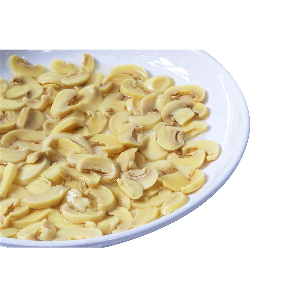 Консервированные куски и стебли грибов