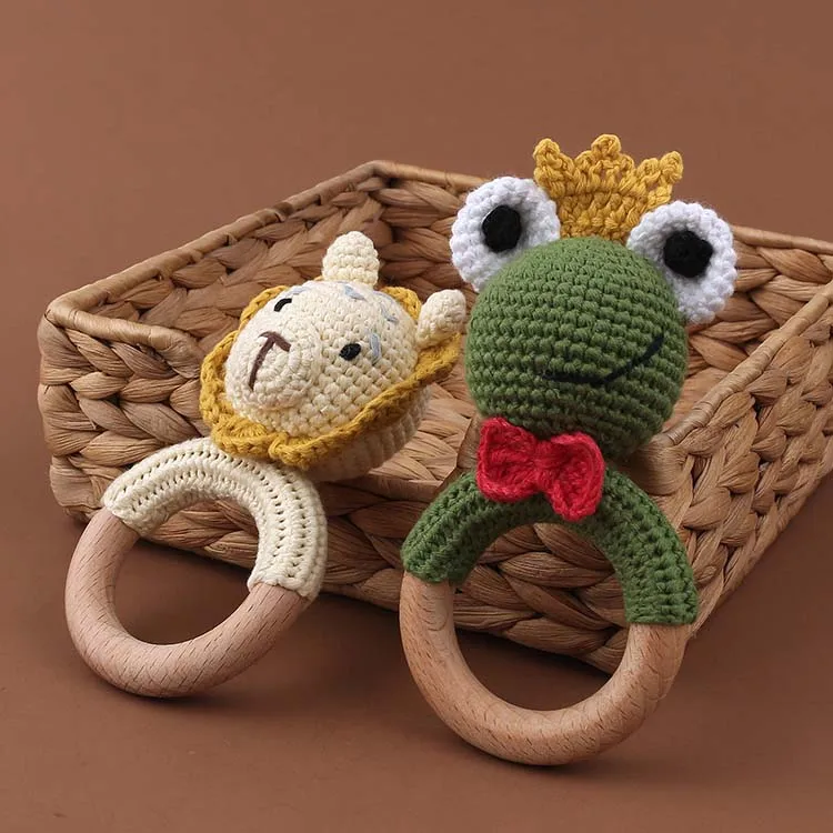 Handmade Frog knitting Rattle Infants Teething Ring Baby Teether Natural Beech Wood Ring Crochet Teeth Chewable Soothing Toy