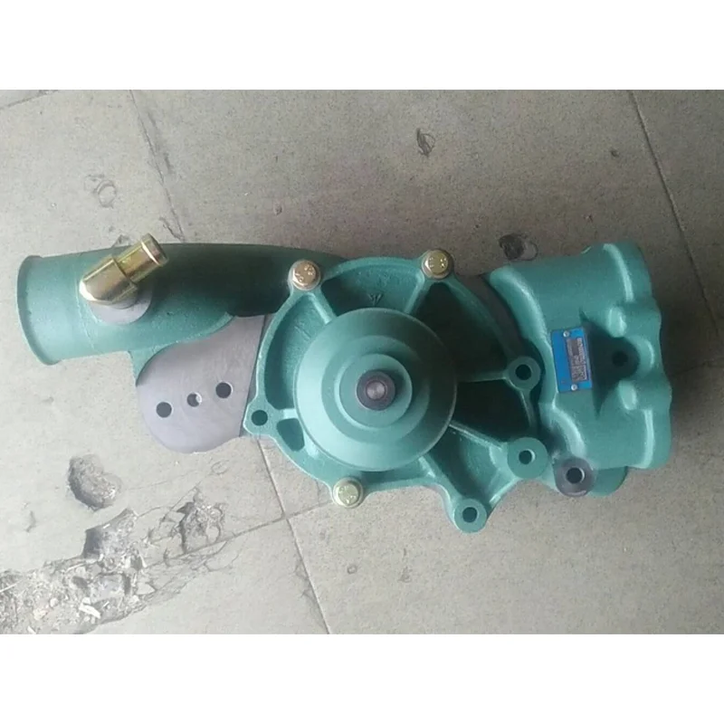 China Heavy Duty Engine Truck Spare Parts D12 Cooling Water Pump Assembly VG1246060108 Use For Sinotruk HOWO A7 Chinese Trucks