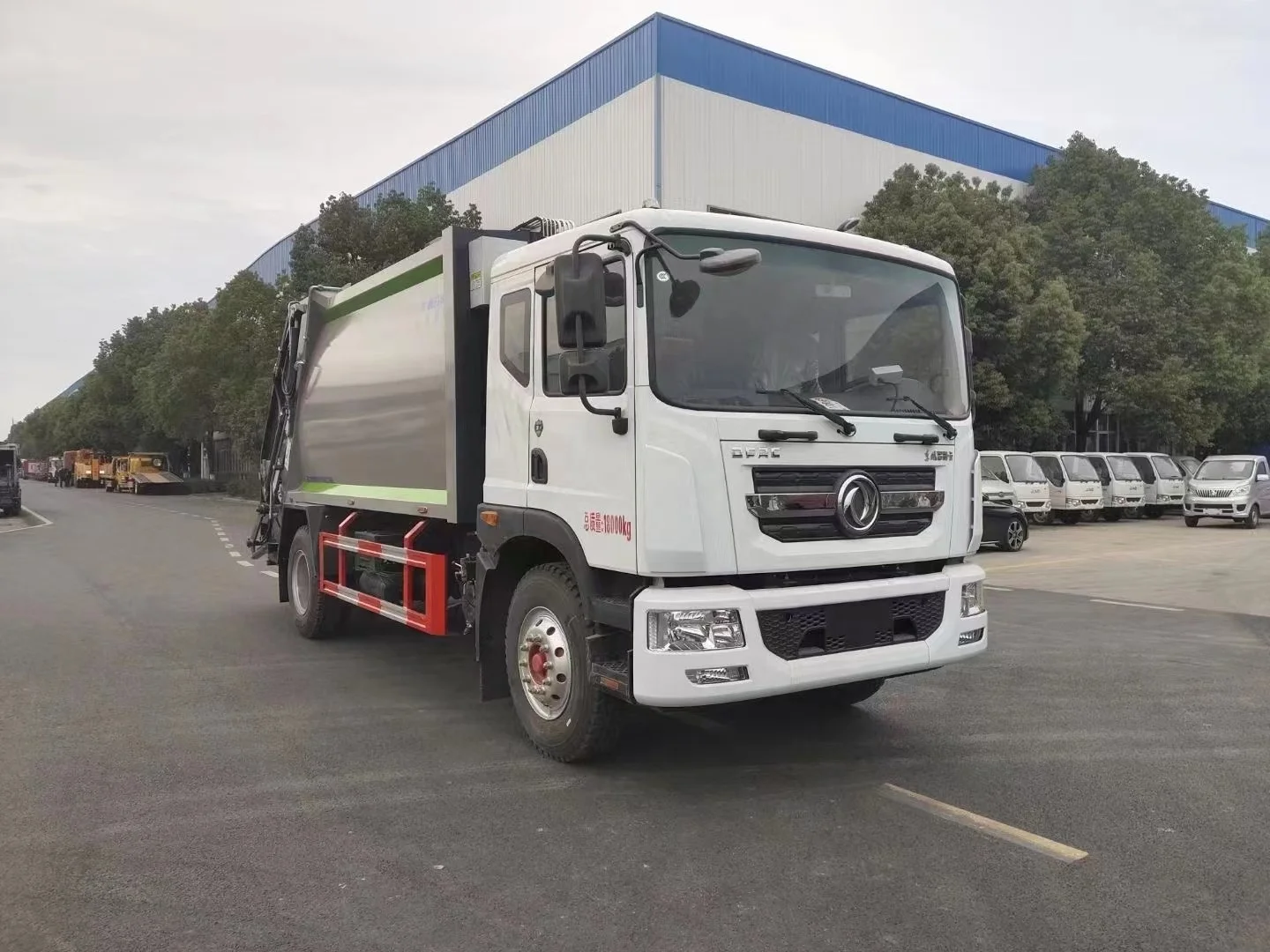 Hot sale exporting Dongfeng 12 CBM Compactor Garbage Truck