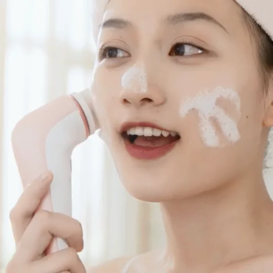 Type C Wireless Charging Red Light Therapy Adjustable 3 Speed Vibrating Facial Pore Cleaner Electric Face Cleaning Brush