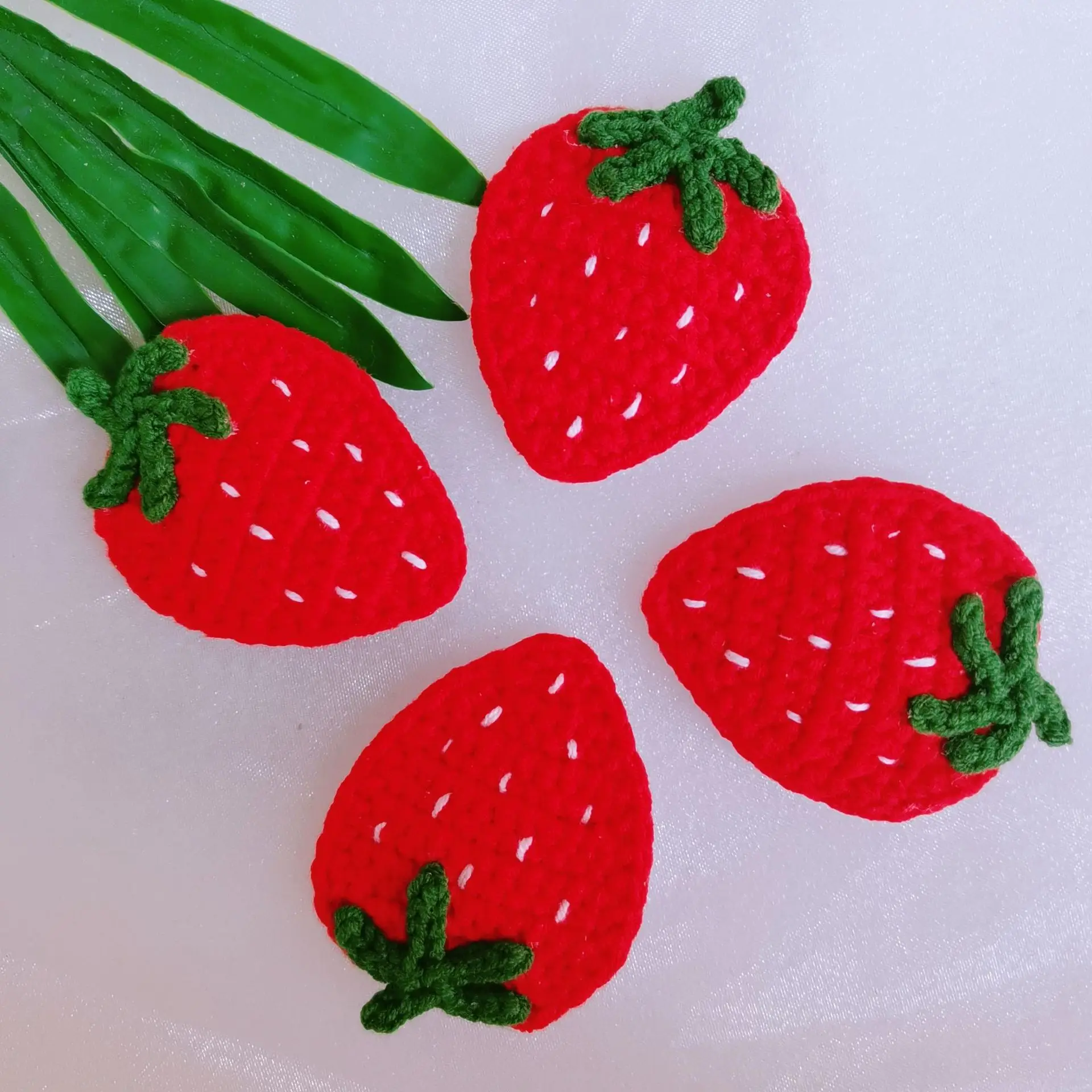 Hot Sale Handmade Crochet Cartoon Hair Clip Cute Strawberry Hairgrips Hairpins Kids Child BB Baby Hair Accessories for Girl