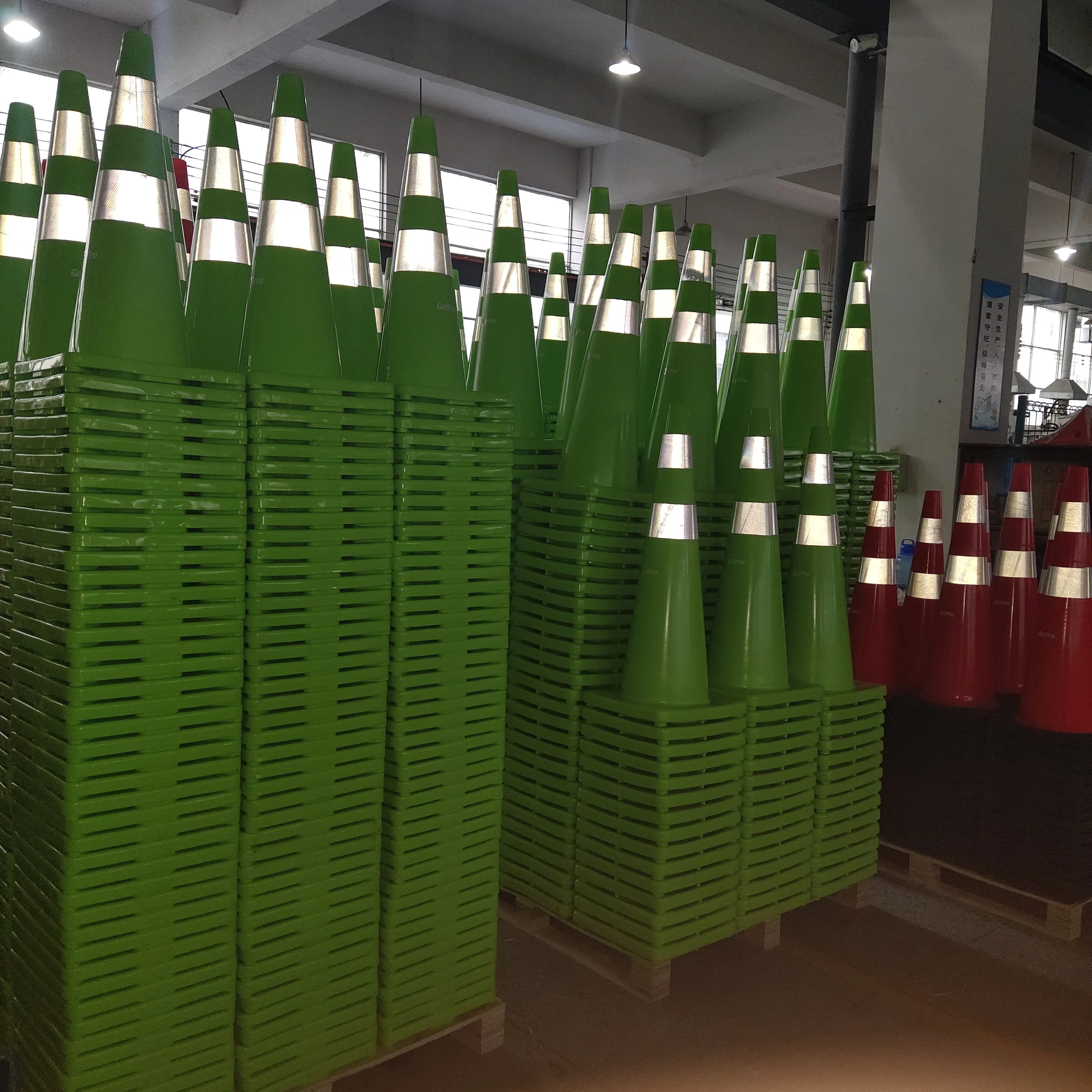 15+10 CM High Visible Reflective Band 70 CM Height Compression  Resistance PVC Colored Traffic Cone