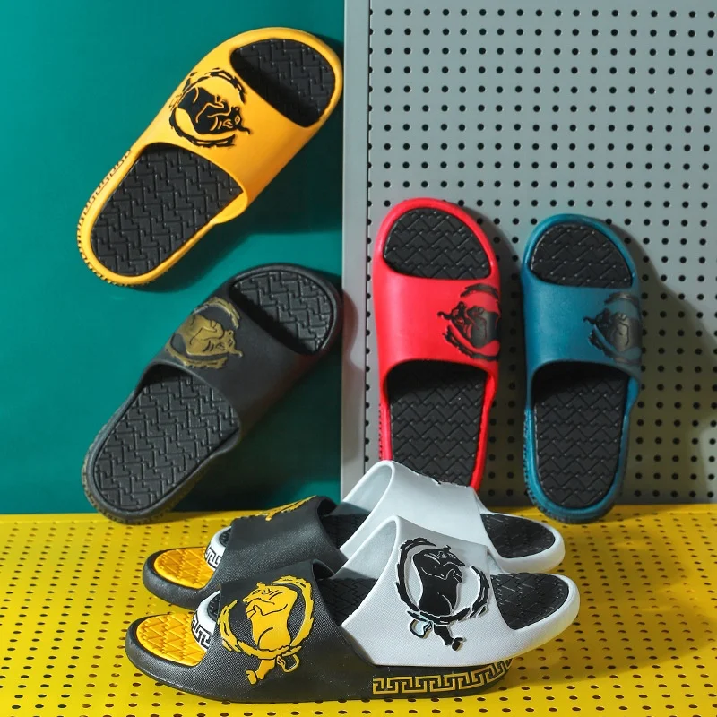 2021 Factory Price wholesale Men House Slides Slippers For women Black Man Beach For Women Ladies Flat Slippers