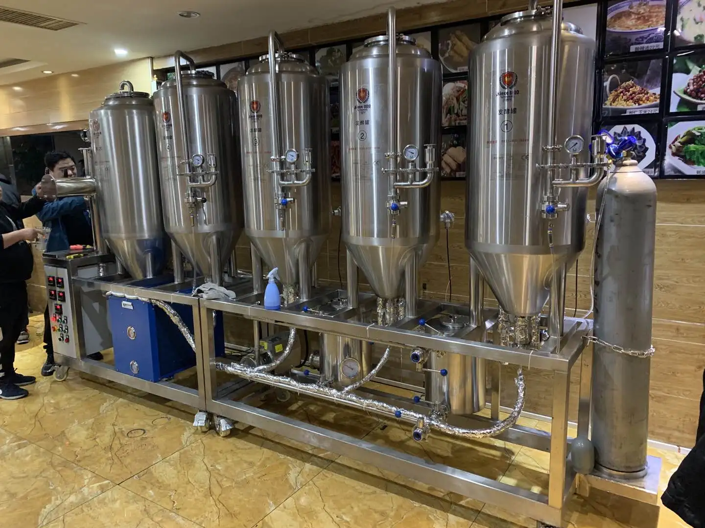 CGET 50-200liter new beer dispenser designed for restaurant, bars, pubs