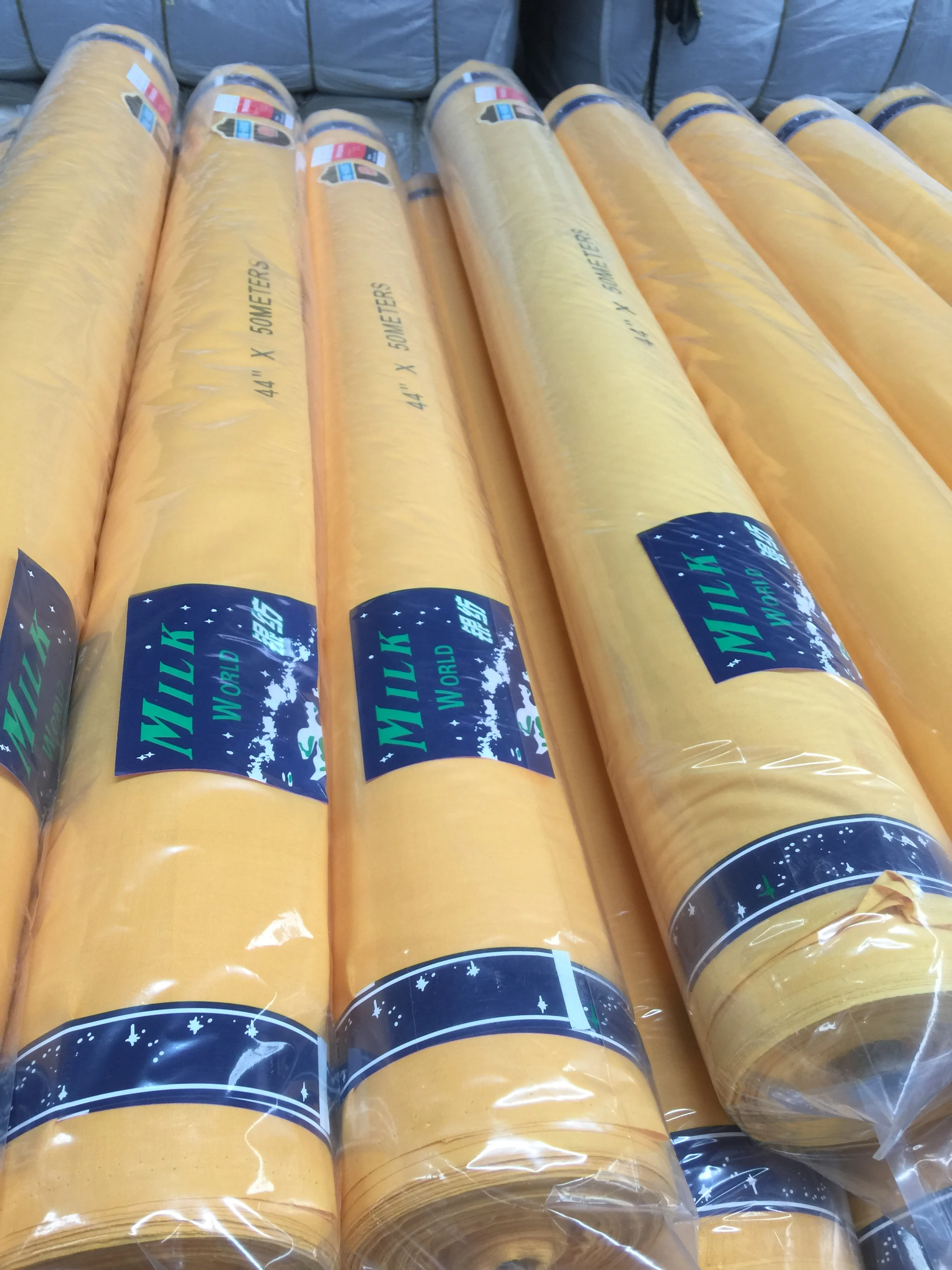 Longhitex Factory Price  Milk World    Karupo  Kurapo  Karubo 110*76 TC 90/10 Polyester Cotton Poplin   Tc Pocketing Shirting