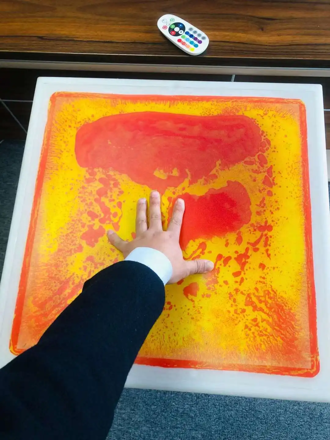 New Mini Modern Appearance Decorative Rechargeable Led Liquid Coffee Table Colorful Gel Filled Liquid Lava Table Top