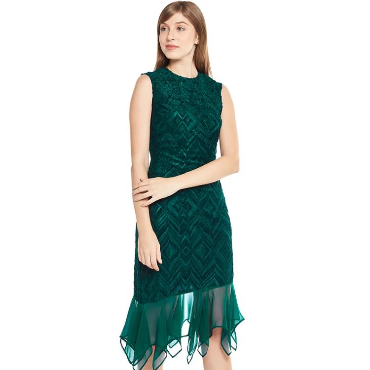 
Дизайнерское зеленое платье-футляр с подолом с оборками 