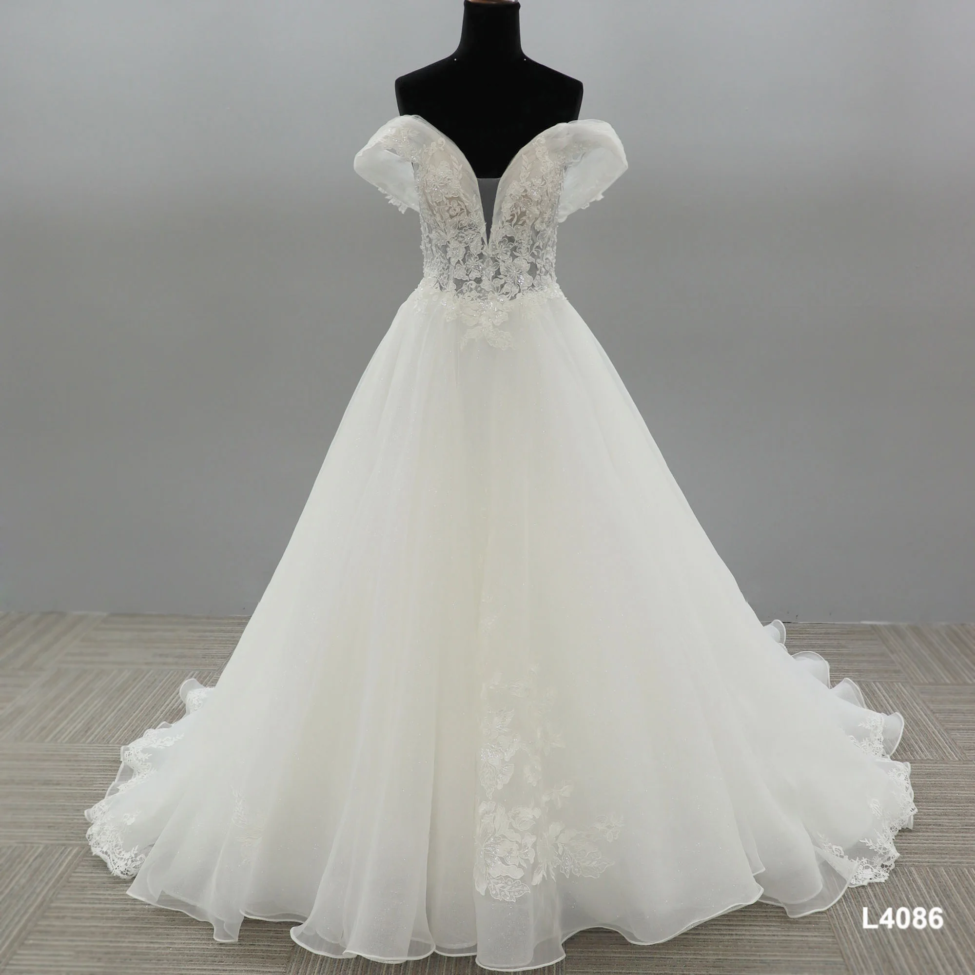 Luxury HIGH quality Newest arrival gown Vestidos De Novia 0ff-Shoulder Elegant most expensive robe de mariage Wedding Dresses