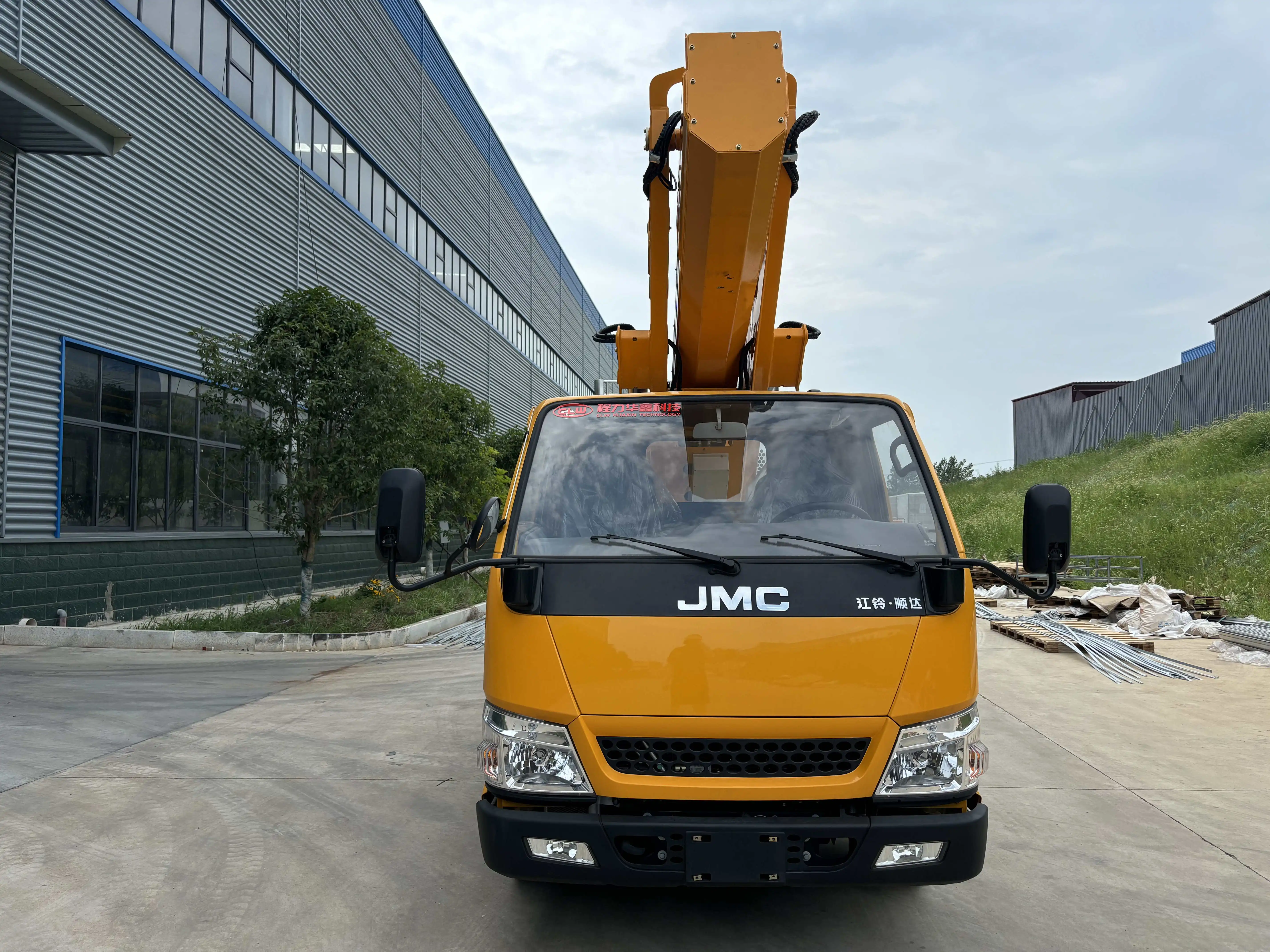 The Factory Sells New or Used Isuzu 33m Aerial Manlift Work Platform Truck High Quality diesel Aerial Truck