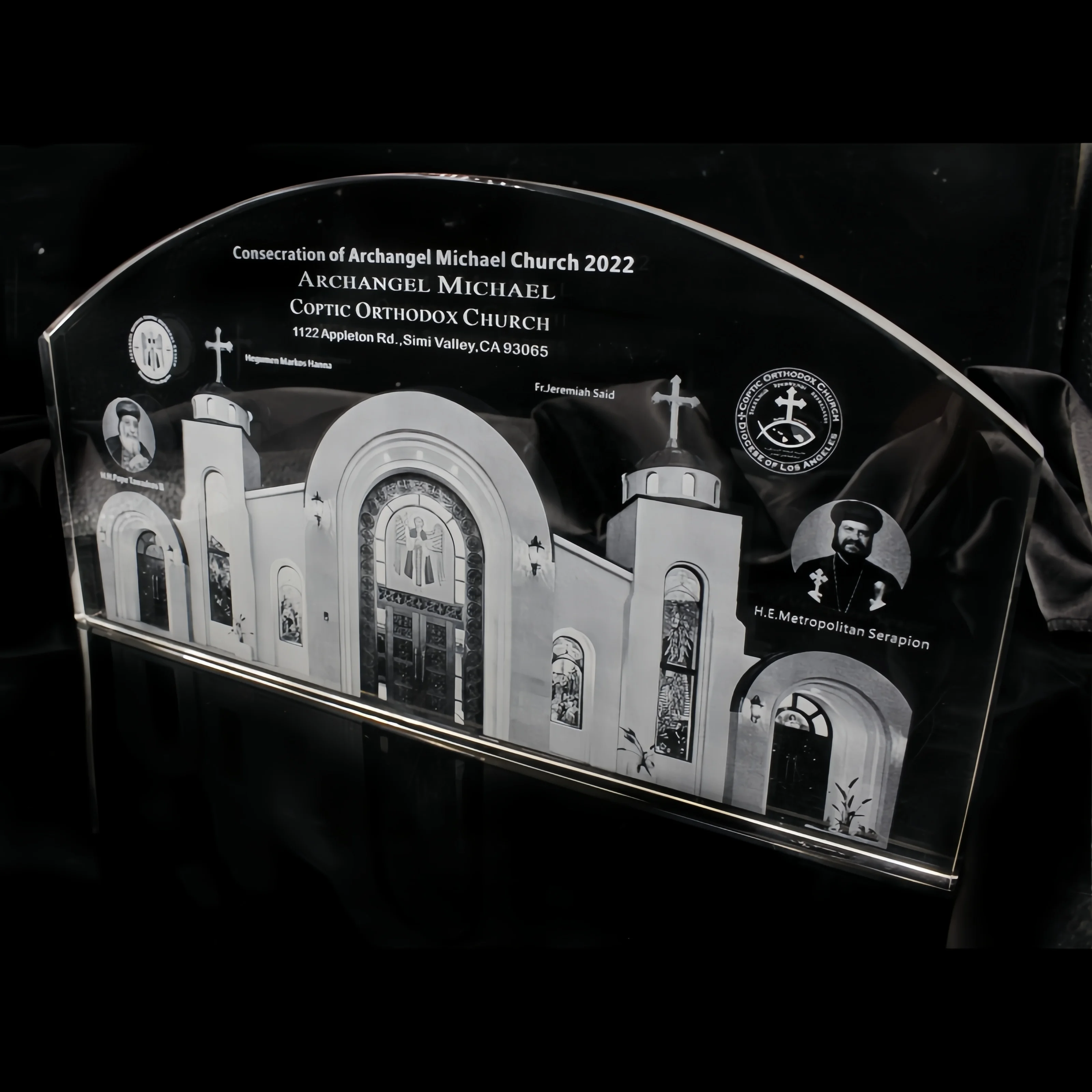 High Quality 3d Laser Engraving Blank Arch Shape Crystal Block Personalized  Crystal Images 3D Crystal Photo cube