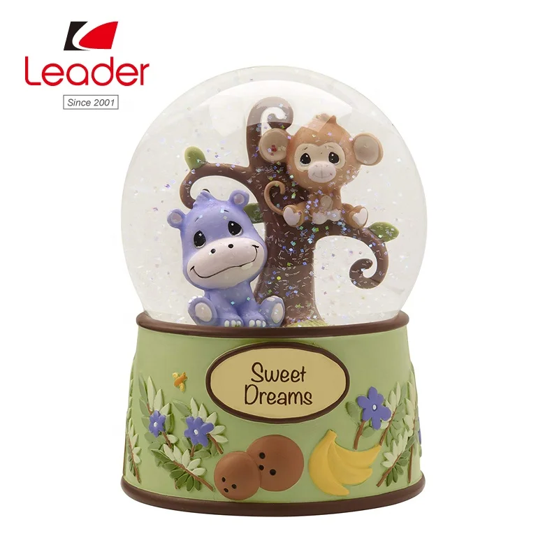 Promotional Gifts Polyresin Custom Snowglobe Glass Snowball Animal Snow Globe