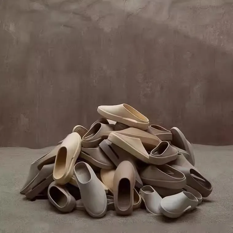 New summer men's slip-on thick-soled coconut slippers for men outdoor stepping shit feeling couple sandals