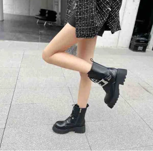High Quality Custom Anti-slip Lace Up Sole Genuine Leather Plush Fluffy Ladies Mid-calf Boots Women Winter Boots For Women