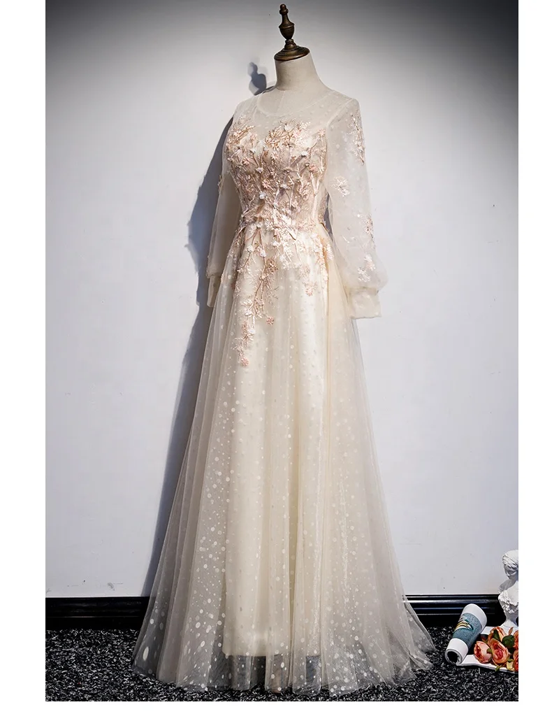 Кружевное платье-макси цвета слоновой кости с длинными рукавами и круглым вырезом