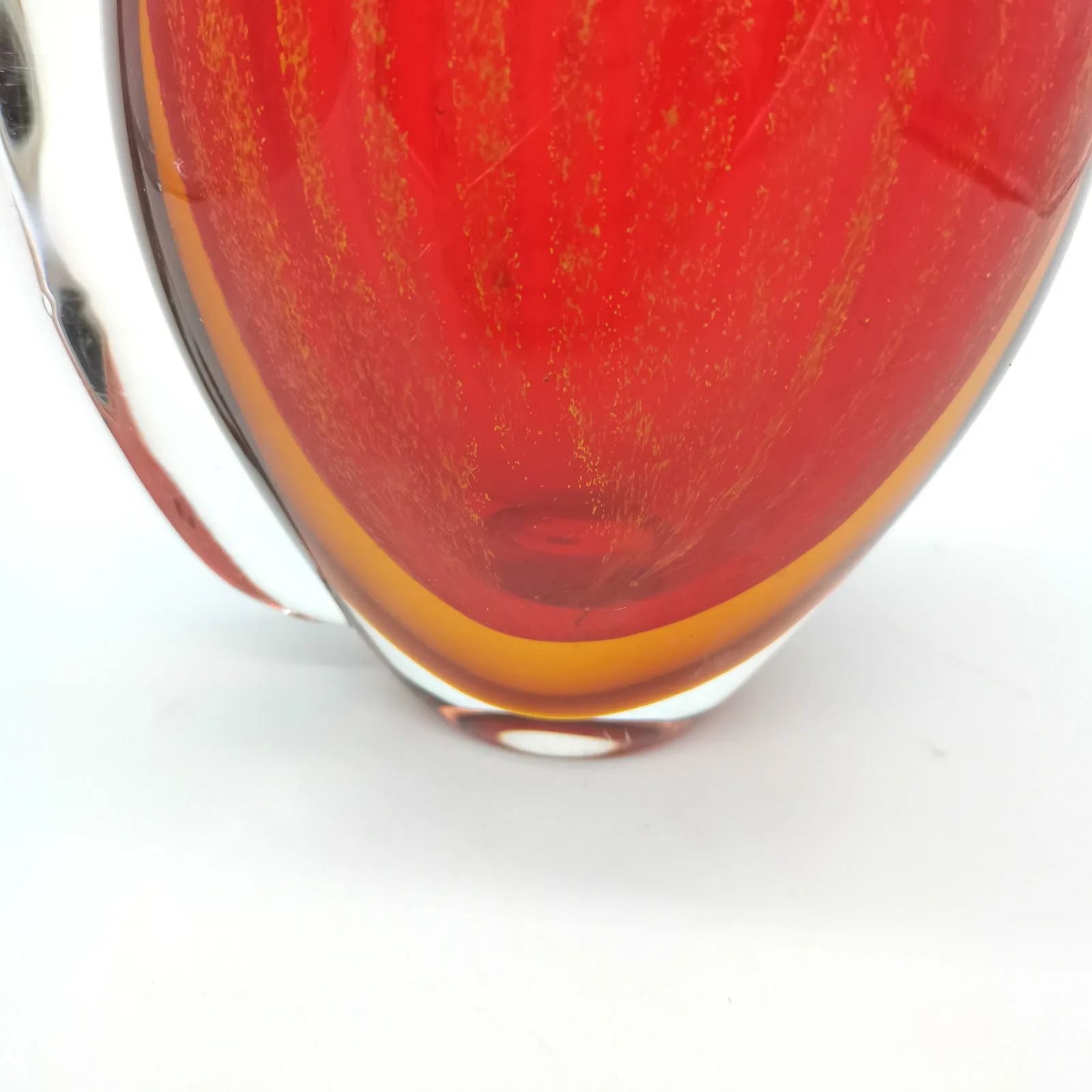 Simple Red Shaped Handmade Art Glass Vase for Decoration