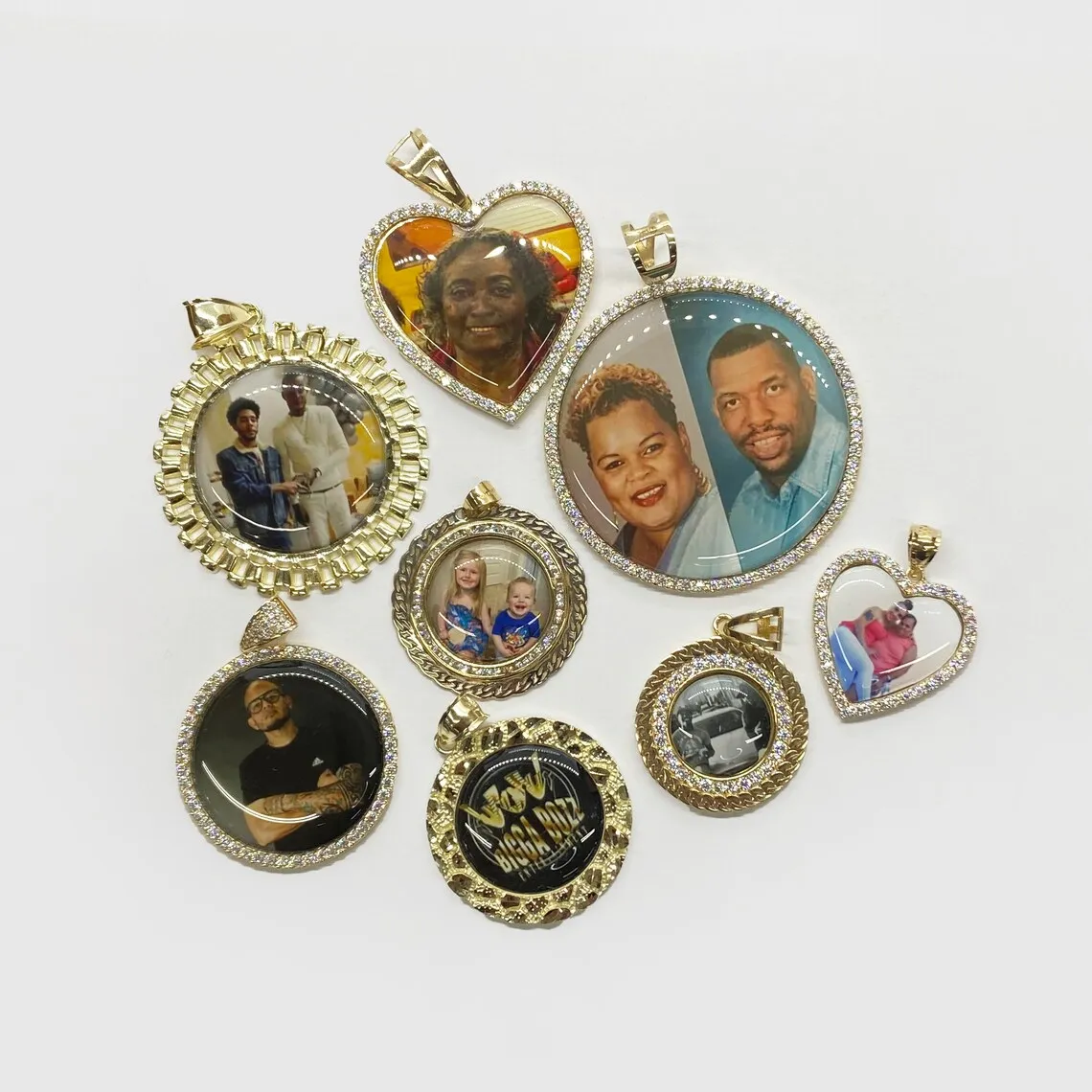 Duyizhao 14K Gold Personalized Photo Memory Round Charm Necklace Jewelry