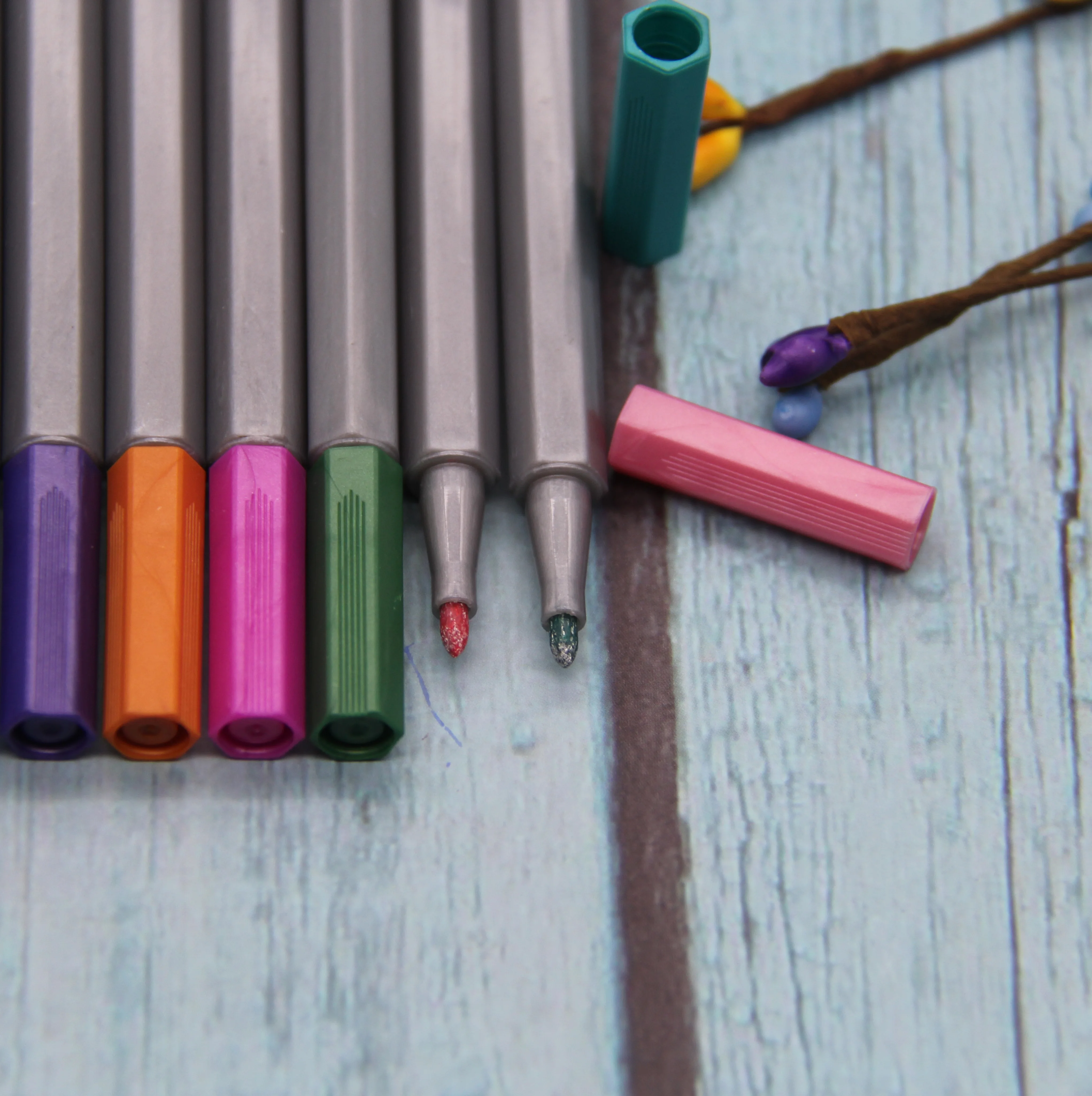 12 Colors Set Metallic Marker Pen Metallic Colored Gel Pens Special Fuction Permanet Paint Metallic Marker