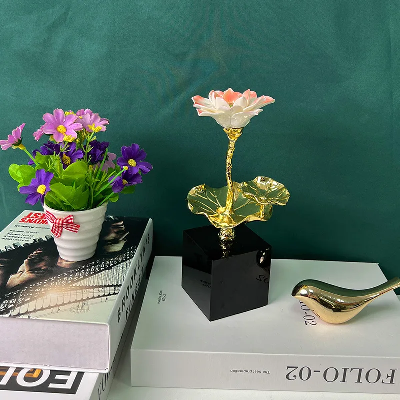 Luxury Metal Ceramic Lotus Flower New Design Modern Retro Gold Home Decor Decorative Crafts Ornaments Table Top Accessories