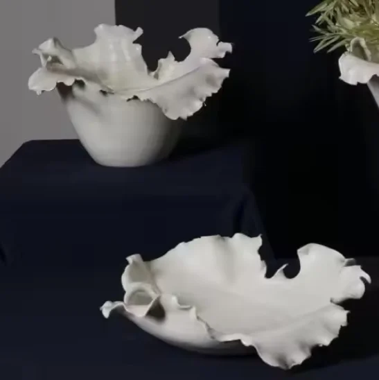 Luxury White Ceramic Serving Tray Irregular Luxury Shape Decorative Tray Hotel Decoration Large Food Tray Custom White Chocolate