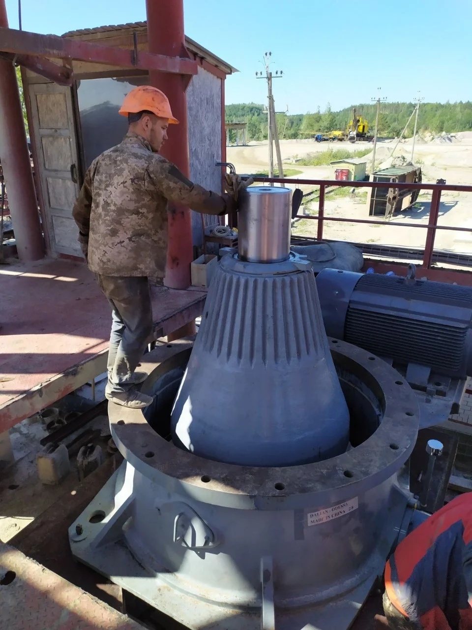 H2800 гидравлическая одноцилиндровая Конусная Дробилка горнодобывающее оборудование карьерное Высококачественная дробильная