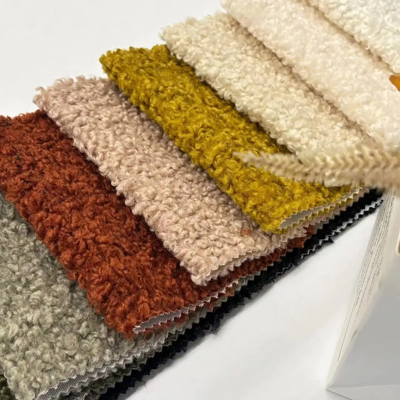 Teddy Velvet Fabric 100% Polyester Sherpa Polar Velvet Fabric For Home Deco Knitted Fake Fur Upholstery Fabric