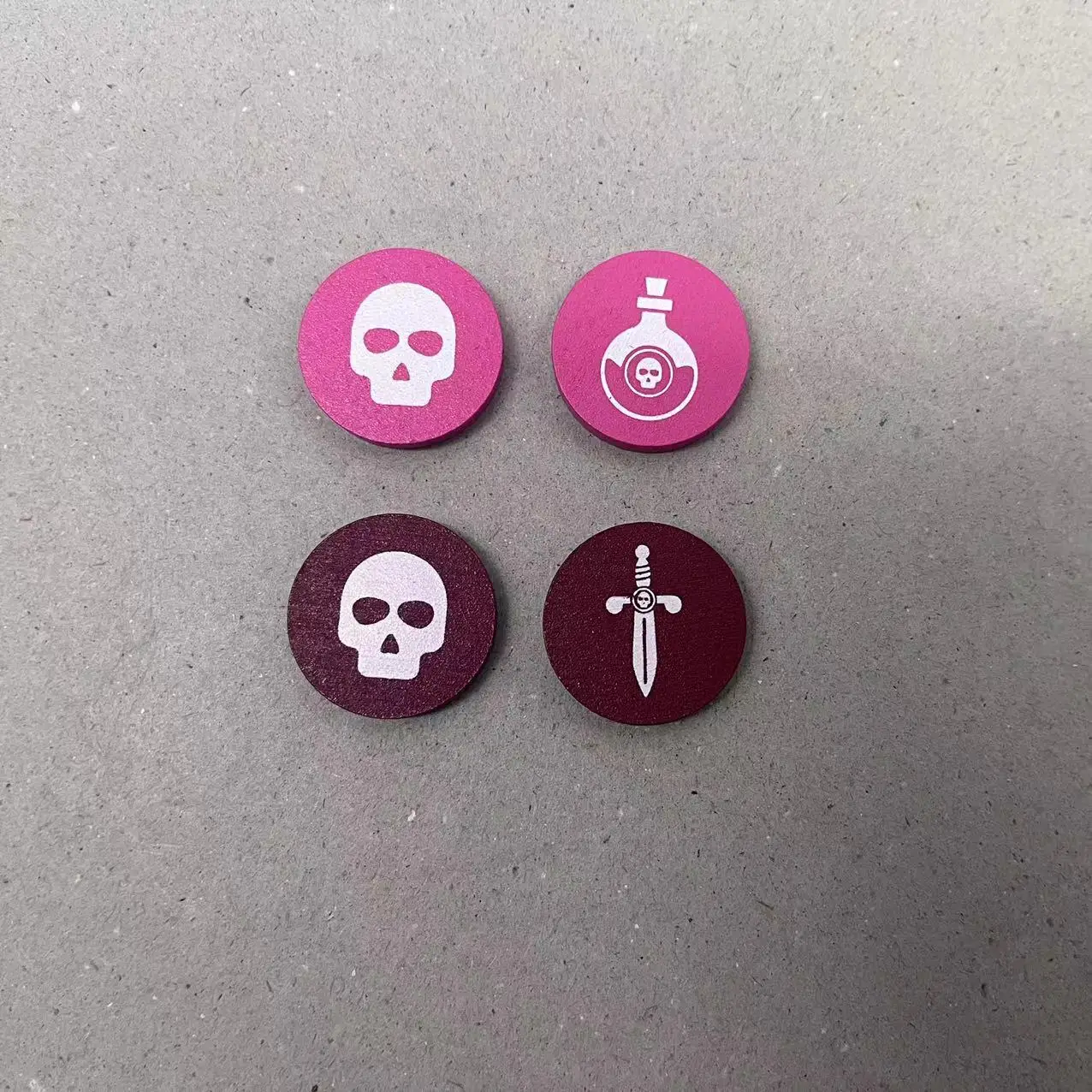 OEM Custom Wooden Meeples for game wholesale wooden token disc for games