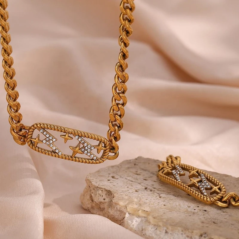 18K Gold Plated Twisted Zircon Lightning Choker Necklace Unisex Star Pendant with Link Chain Silver Cuban Chain Necklace
