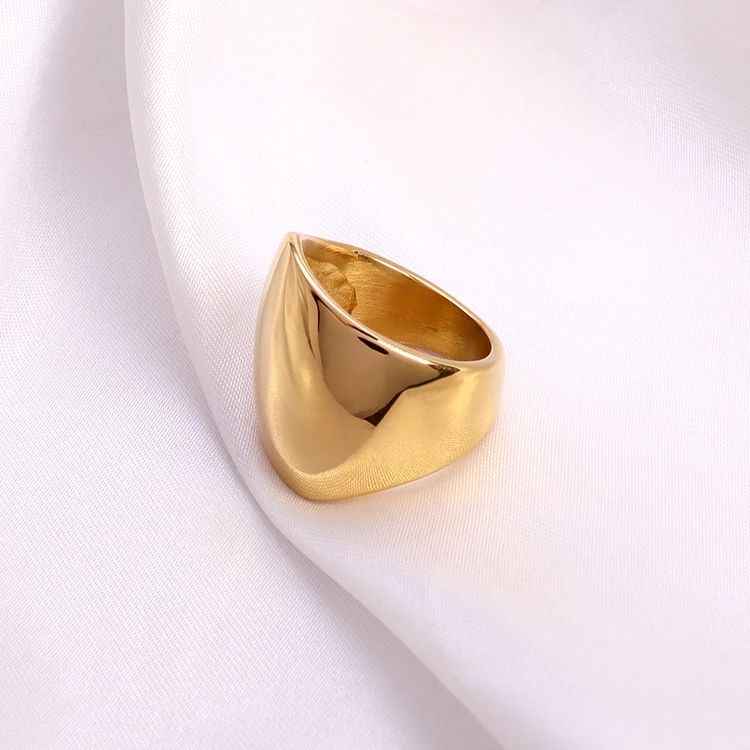 Vintage Stainless Steel Rings Hypoallergenic Jewelry PVD Gold Plated Chunky Band Rings for Woman