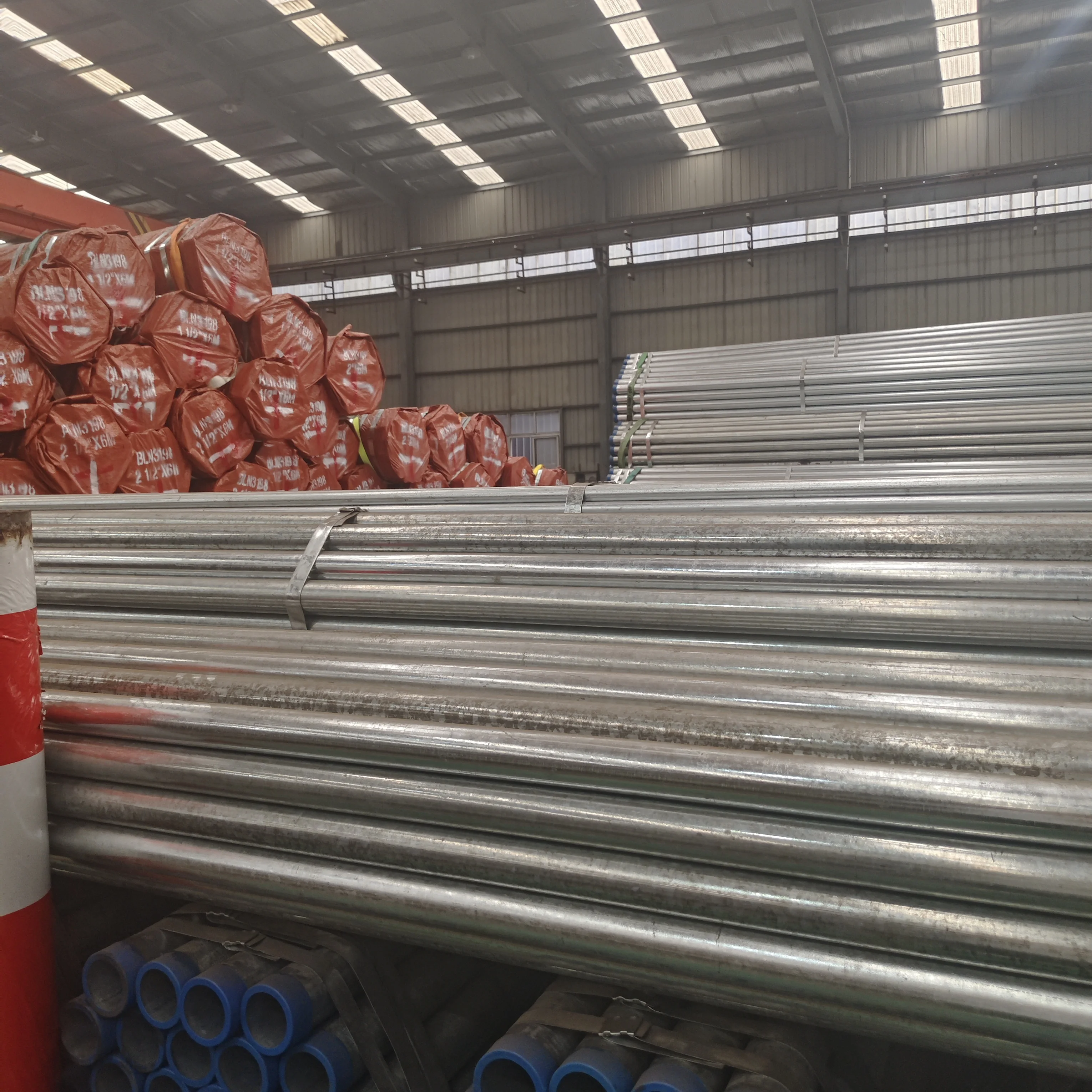 Round Galvanized Steel Pipe Steel Tube with Zinc Coated Carbon Steel Gi Pipe