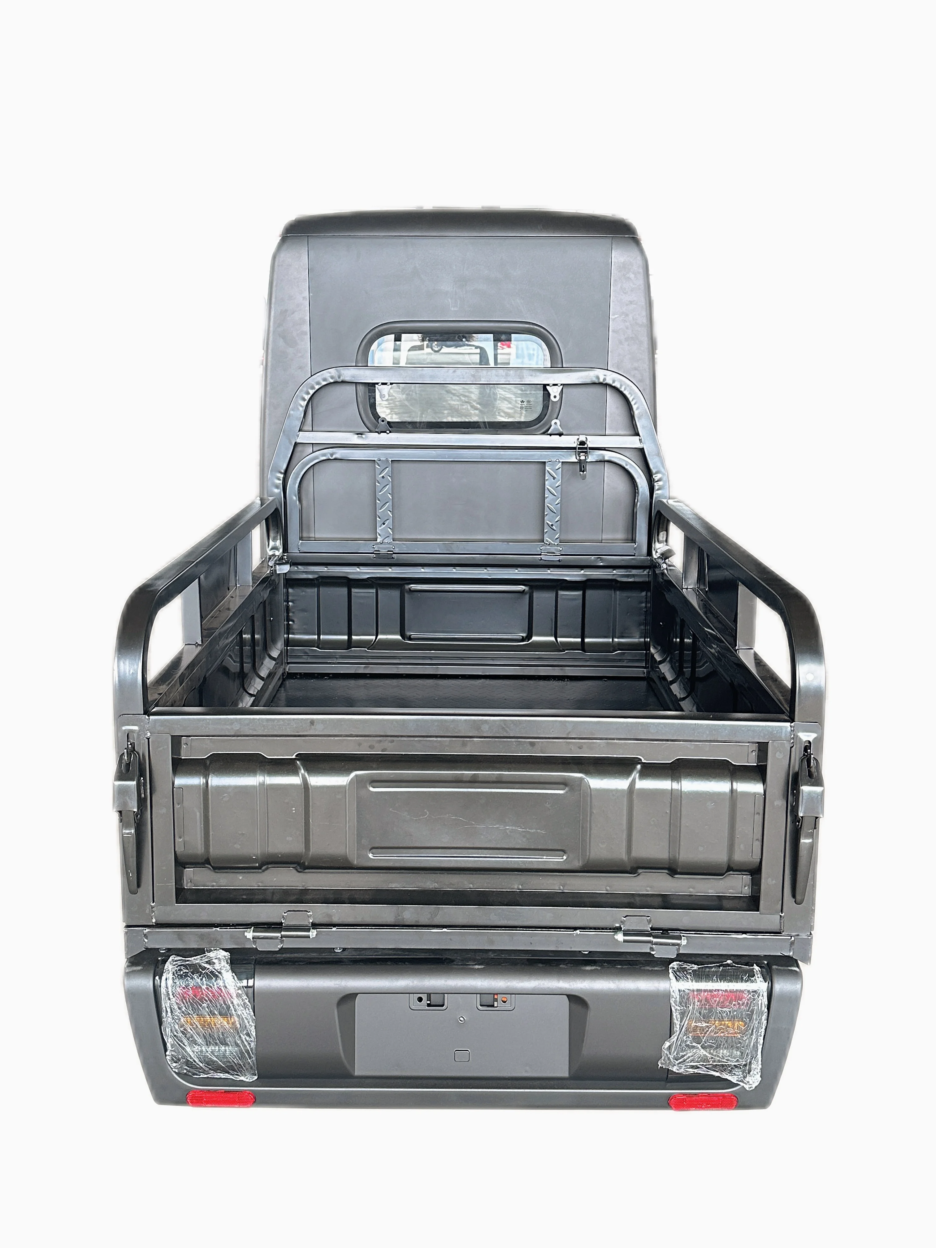 2024 cabin tricycle  enclosed tricycle for cargo with 2 doors