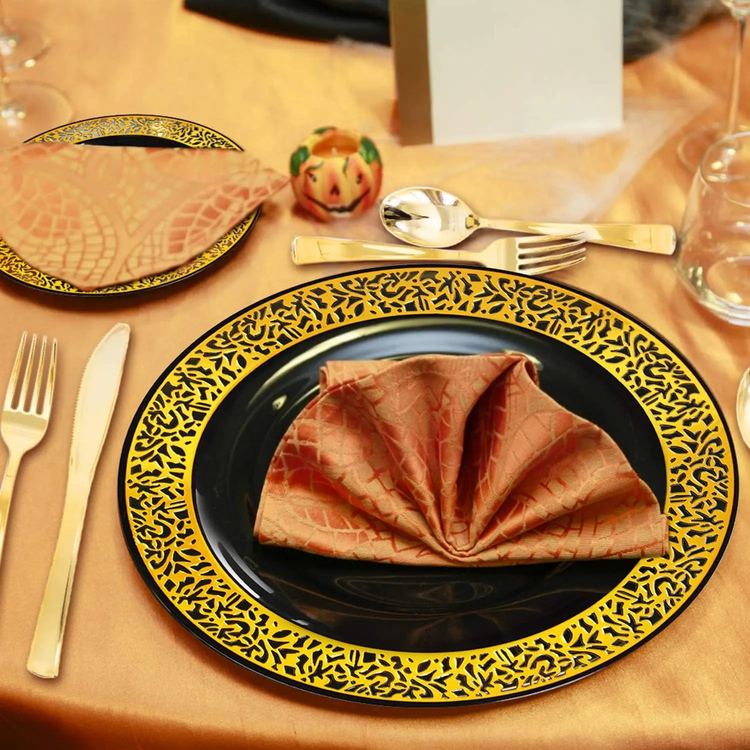 Gold Cups & Plastic Plates & Disposable Goldware, Luxury Dinnerware Set