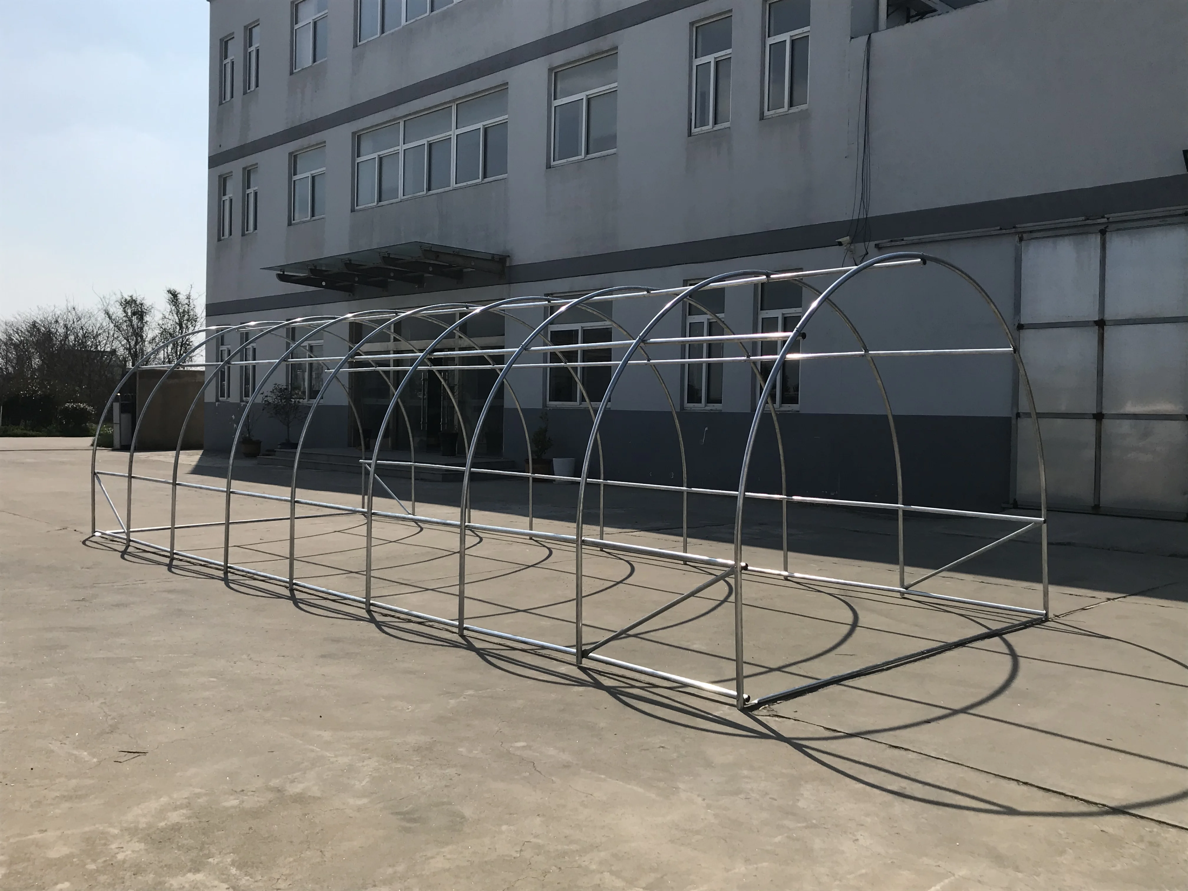 Пластиковая туннельная теплица 8x3x2 м для